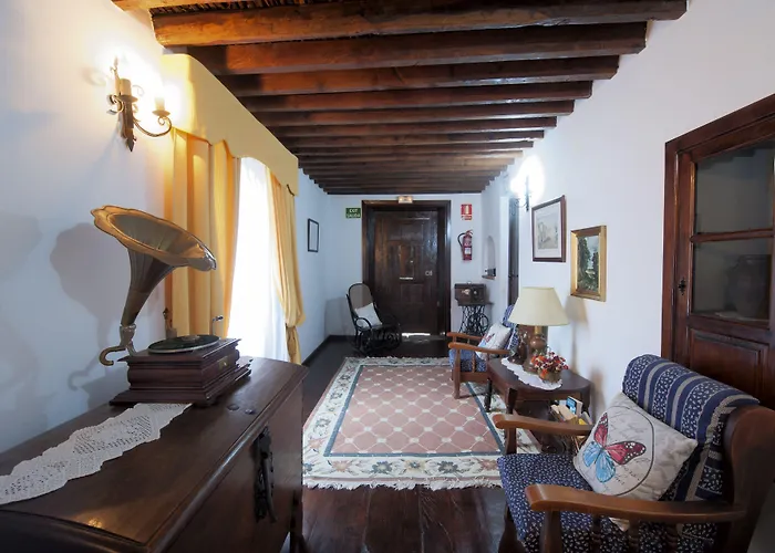 Rural Senderos De Abona 3*